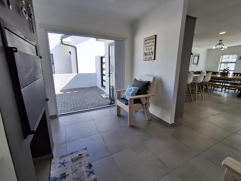 4 Bedroom Property for Sale in Sandy Point Western Cape